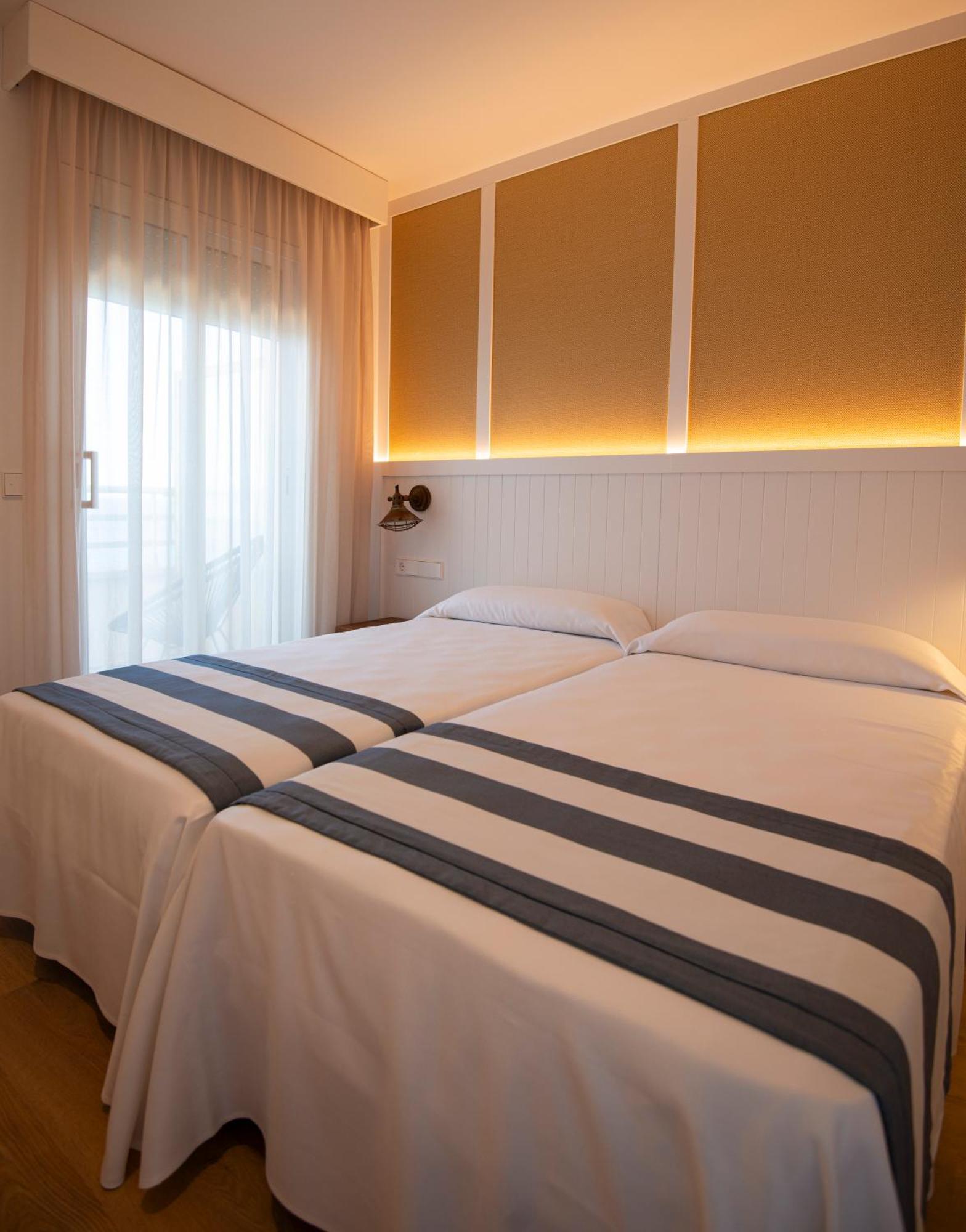 Hotel Els Pins Платья-де-Аро Экстерьер фото